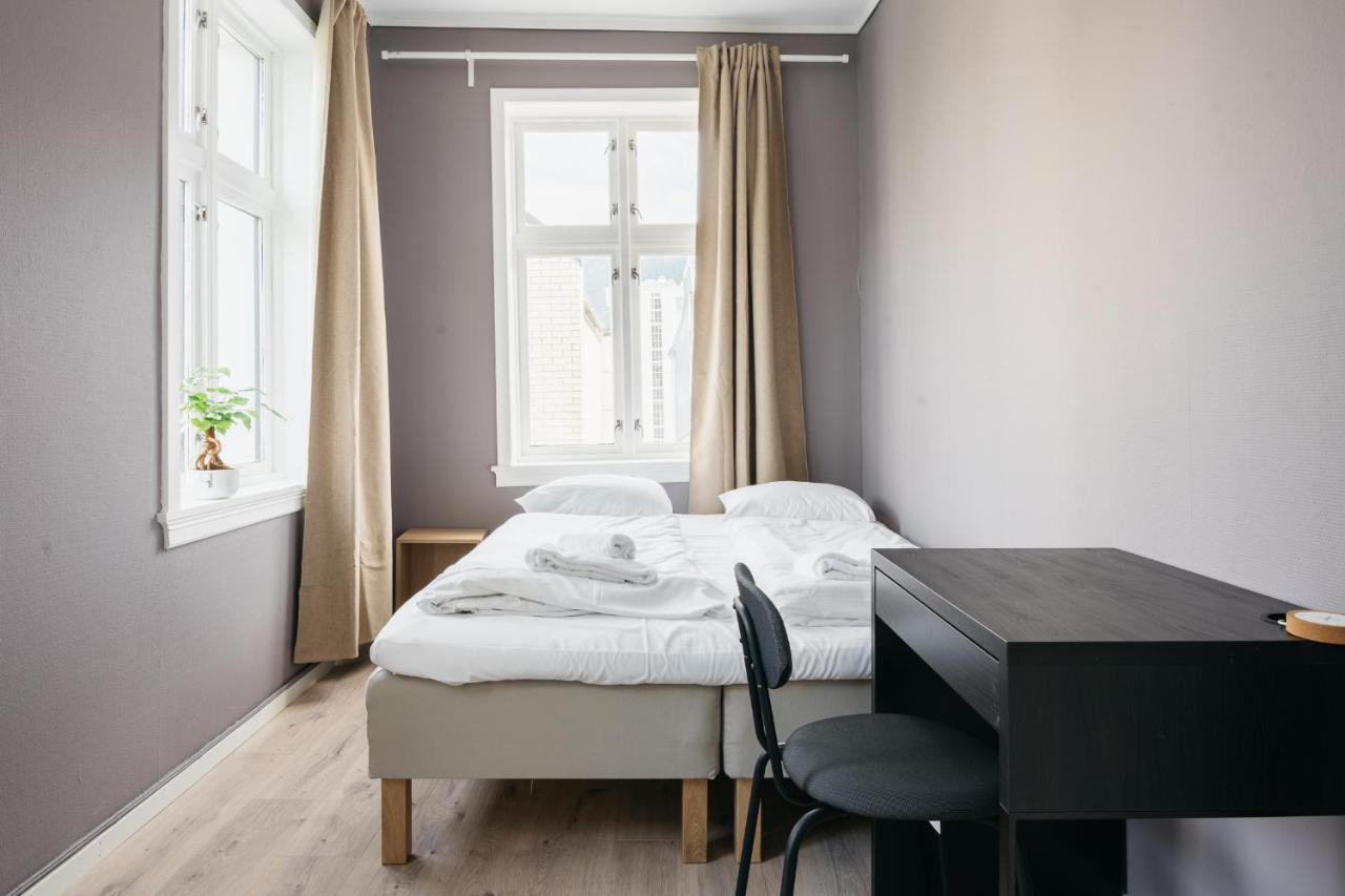 S54 - Private Rooms In The City Center Берген Екстериор снимка